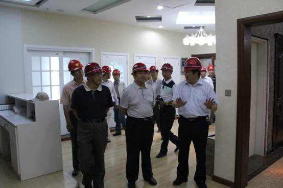 青海省經(jīng)濟(jì)委員會黨組書記、主任，省國資委  黨委副書記、副主任吳海昆實地考察物產(chǎn)集團(tuán)重點項目