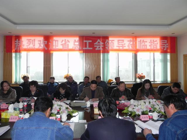 深入車(chē)間班組、&ldquo;零距離&rdquo;接觸職工、體驗(yàn)職工生活、傾聽(tīng)職工心聲