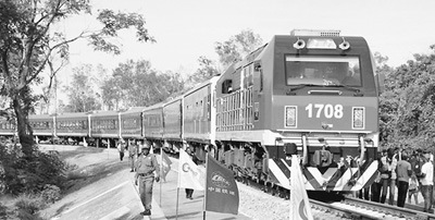 搭中國(guó)快車，促非洲發(fā)展