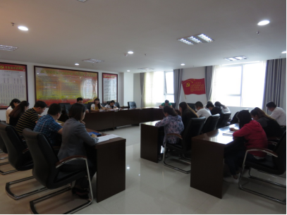 領會精神實質，迅速掀起學習宣傳貫徹團的十八大精神熱潮